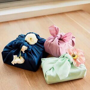 Giftable! New in Package, To the Market Reusable Gift Wrapping Cloth